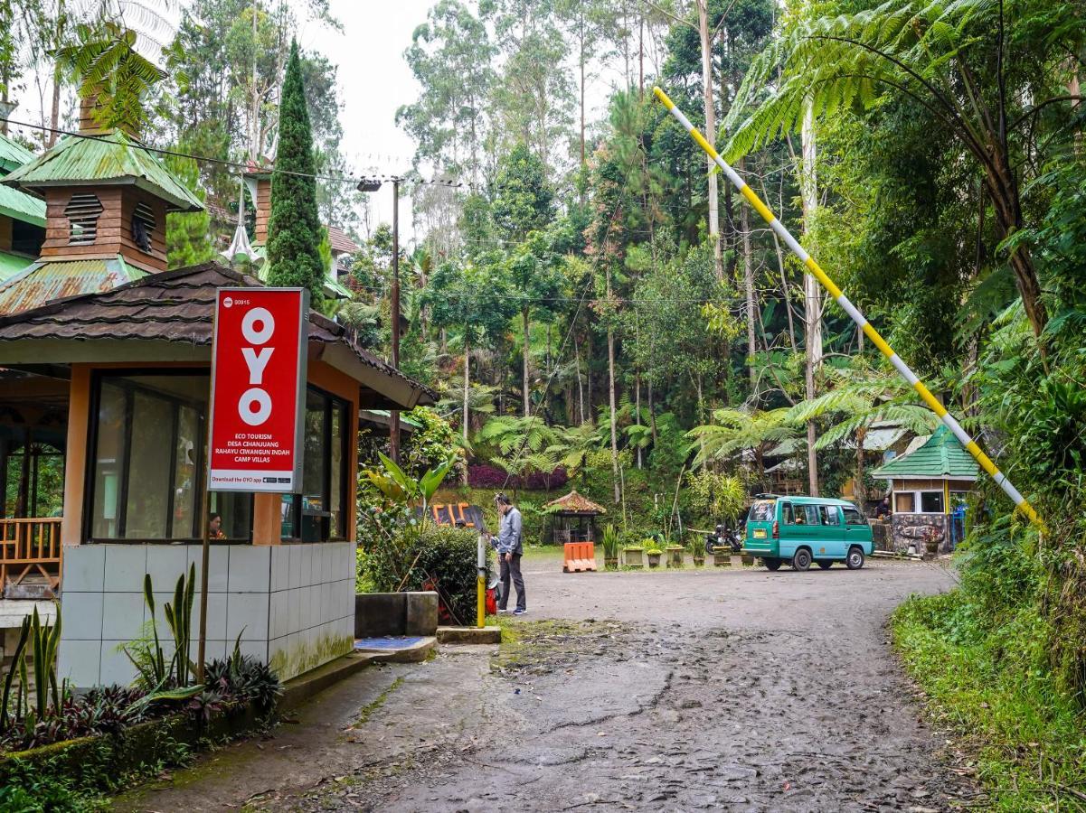 Oyo Homes 90915 Eco Tourism Desa Cihanjuang Rahayu Ciwangun Indah Camp Villas Bongkar Eksteriør bilde