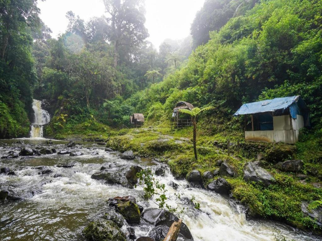 Oyo Homes 90915 Eco Tourism Desa Cihanjuang Rahayu Ciwangun Indah Camp Villas Bongkar Eksteriør bilde